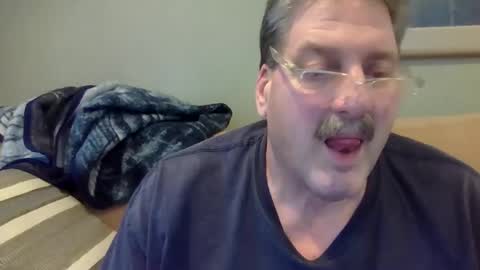 Snapshot of sweetsforu326 chatting on 01-05-25, 08:10 sweetbrowneyes623 online show from 01-05-25, 08:10