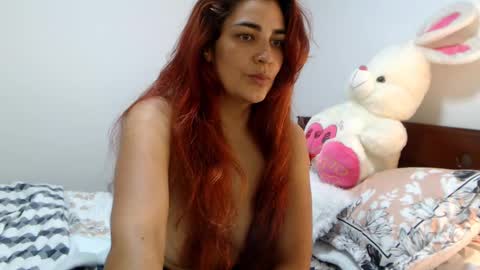 Snapshot of sweetsmile28 chatting on 03-05-25, 02:36 Dianis online show from 03-05-25, 02:36