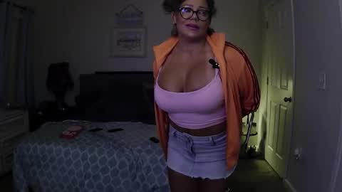 Snapshot of sweetsugar1979 chatting on 12-05-25, 02:09 sweetsugar1979 online show from 12-05-25, 02:09