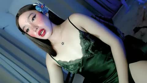 Snapshot of sweetsugarplum1 chatting on 05-25-26, 02:06 FATIMA online show from 05-25-26, 02:06