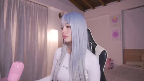 Cat independent model  online show from 09-19-25, 01:40