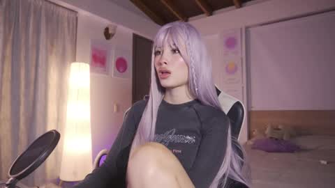 Cat independent model  online show from 02-19-26, 02:29