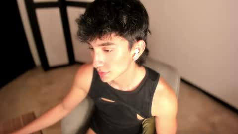 Snapshot of sweettaaron chatting on 04-28-26, 02:27 Andy online show from 04-28-26, 02:27