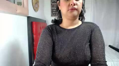 Snapshot of sweettei chatting on 02-07-25, 11:12 Me llamo Tara  online show from 02-07-25, 11:12