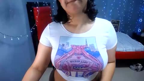 Snapshot of sweettei chatting on 11-21-25, 11:09 Me llamo Tara online show from 11-21-25, 11:09