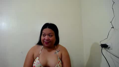 Snapshot of sweettightpussyhole chatting on 06-11-26, 01:16 mia and luna online show from 06-11-26, 01:16