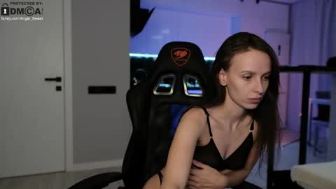 Leila and Alex online show from 09-26-25, 05:39