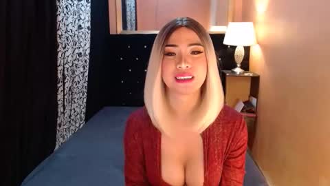 Ms trixiee online show from 04-11-26, 10:36