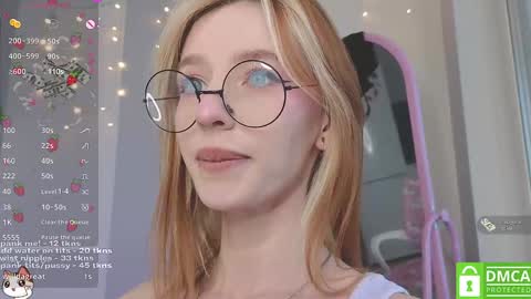 Snapshot of sweetuniporn chatting on 01-15-25, 12:04 Elis  a little vacation Ill be here Saturday my schedules in bio online show from 01-15-25, 12:04