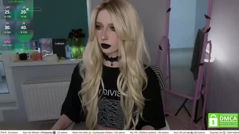 Elis  a little vacation Ill be here Saturday my schedules in bio online show from 04-26-26, 08:01