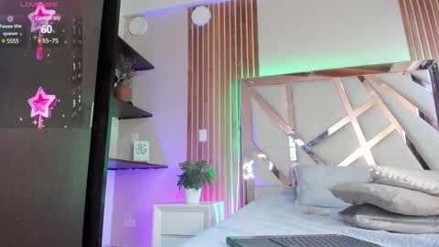 Snapshot of sweetviolet___ chatting on 02-26-25, 02:14 sweetviolet___ online show from 02-26-25, 02:14