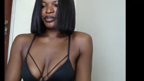 Snapshot of sweetxxboobsx chatting on 10-14-25, 08:15 sweetxxboobsx online show from 10-14-25, 08:15