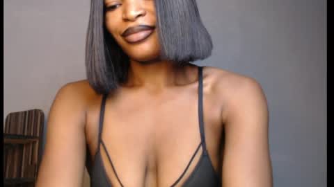 sweetxxboobsx online show from 04-25-26, 07:00