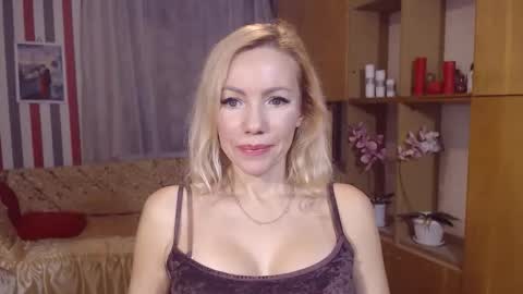 Sweety friend online show from 12-19-25, 04:14