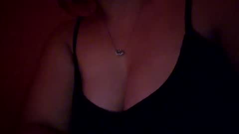 mia and max online show from 06-15-26, 04:25