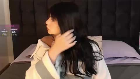 Snapshot of sweety_nicole_ chatting on 10-22-25, 02:45 sweety nicole 3 online show from 10-22-25, 02:45