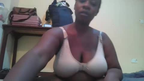 Snapshot of sweetyass25 chatting on 05-19-26, 04:30 sweetyass25 online show from 05-19-26, 04:30