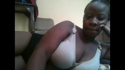 Snapshot of sweetyass25 chatting on 06-08-26, 05:52 sweetyass25 online show from 06-08-26, 05:52