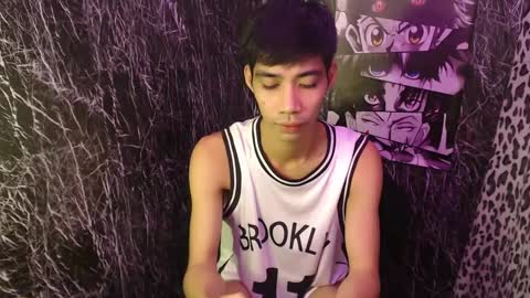 Snapshot of sweetyguyxxx1998 chatting on 12-15-24, 05:10 - allen online show from 12-15-24, 05:10