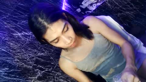 Snapshot of sweetyguyxxx1998 chatting on 03-27-26, 03:56 - allen online show from 03-27-26, 03:56