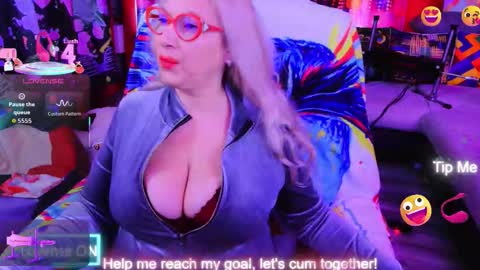 Snapshot of sweetylisahard chatting on 12-05-25, 09:18 Lisa online show from 12-05-25, 09:18