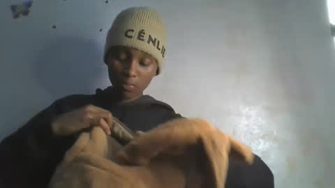 sweetypussy01 online show from 10-12-25, 06:18