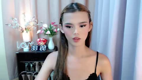 Snapshot of sweetytrannygirlxx chatting on 09-24-25, 03:21 Megan online show from 09-24-25, 03:21