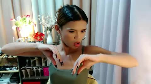 Snapshot of sweetytrannygirlxx chatting on 02-03-26, 05:27 Megan online show from 02-03-26, 05:27