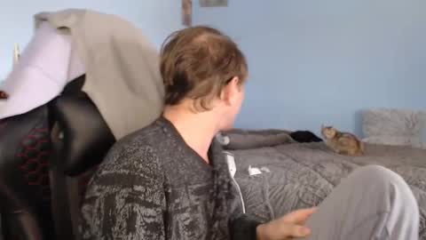 Cat online show from 01-15-26, 12:10