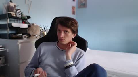 Snapshot of swetieecum chatting on 04-15-26, 02:35 Cat online show from 04-15-26, 02:35