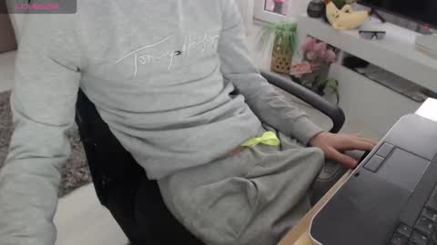 SwetLittleBoy4u online show from 01-06-26, 10:52