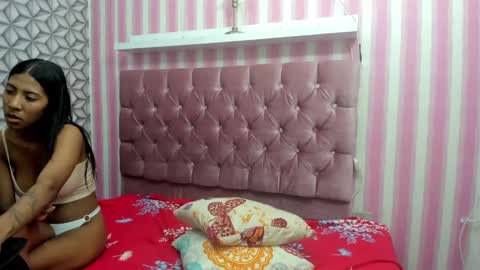 Snapshot of swett_lady_ chatting on 02-23-25, 04:02 swett_lady_ online show from 02-23-25, 04:02