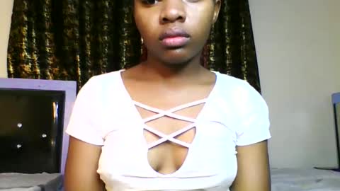 Snapshot of swit_candy chatting on 04-29-26, 12:27 Candy online show from 04-29-26, 12:27