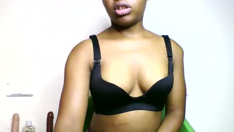 Snapshot of swit_candy chatting on 05-16-26, 01:21 Candy online show from 05-16-26, 01:21