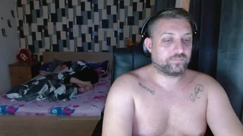 Johnny and Annabelle online show from 10-28-25, 07:05