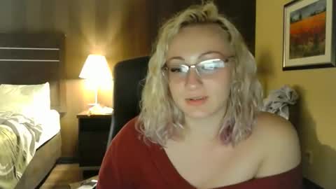 Snapshot of switchykitty chatting on 11-28-25, 05:32 ashley blayde online show from 11-28-25, 05:32