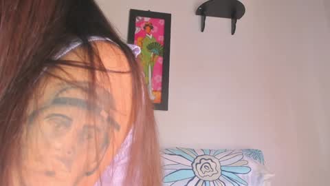 Lilly  online show from 12-19-24, 08:02