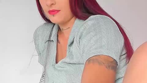 Lilly  online show from 02-14-25, 07:54