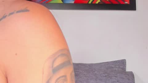 Lilly  online show from 10-20-25, 07:03