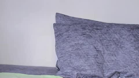 Lilly  online show from 10-28-25, 07:27