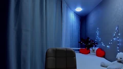 Ana online show from 12-29-24, 01:02