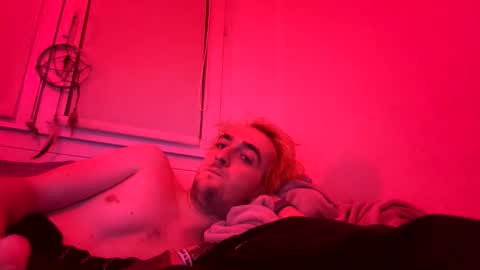 Snapshot of sxynner chatting on 01-08-26, 06:26 sXyez online show from 01-08-26, 06:26