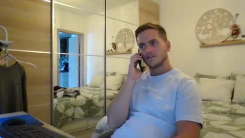 syl092 online show from 09-25-25, 04:00