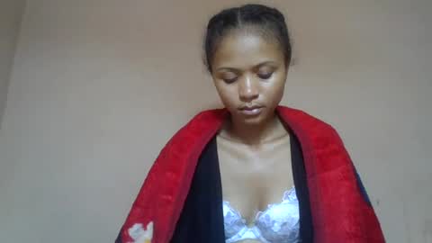 Snapshot of sylvaniah01 chatting on 07-15-26, 05:45 sylvaniah01 online show from 07-15-26, 05:45
