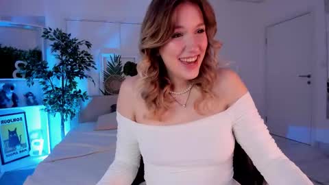 Snapshot of synrix chatting on 11-09-25, 07:28 Ellie online show from 11-09-25, 07:28