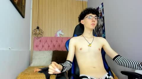 Snapshot of syriussz chatting on 02-12-26, 08:26 Syriussz online show from 02-12-26, 08:26