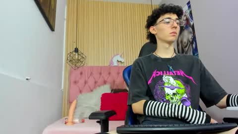 Snapshot of syriussz chatting on 02-15-26, 07:21 Syriussz online show from 02-15-26, 07:21