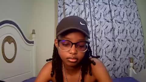 Snapshot of t_okyo chatting on 03-04-25, 05:21 TOKYO online show from 03-04-25, 05:21