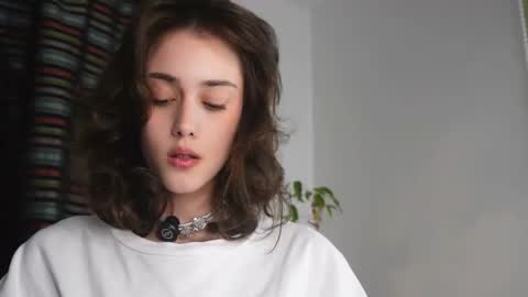 Heeey im Helena3 -- fav555100333 -- pvts only premium and after my public show 3 online show from 11-10-25, 01:43