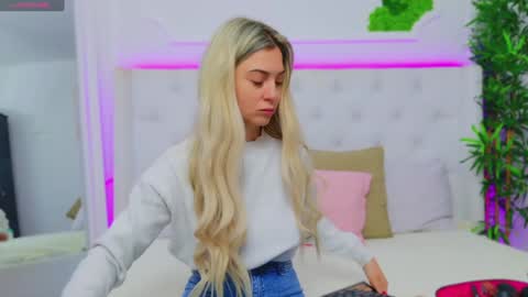 Snapshot of taahiraarabian chatting on 12-30-24, 01:36 Arianna online show from 12-30-24, 01:36